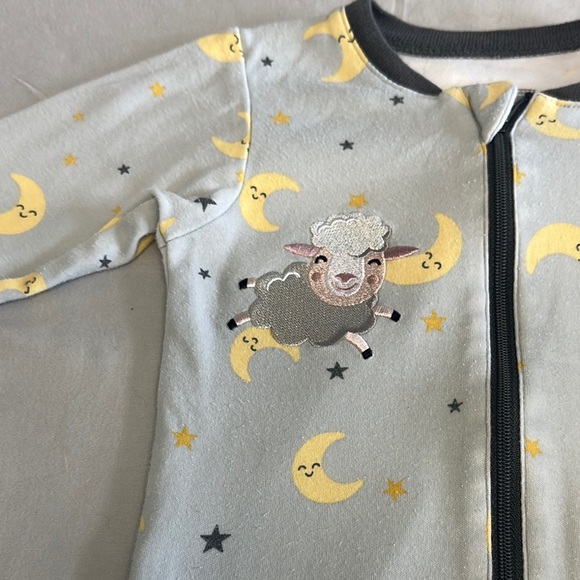 Tuffy Gray and Yellow Onesie/Sleeper with Moon and Stars - Picture 4 of 4